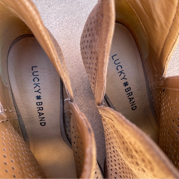 Lucky Brand Larise Perforated Suede Peep Toe Stacked Heel Ankle Boot in Sesame - Picture 9 of 11